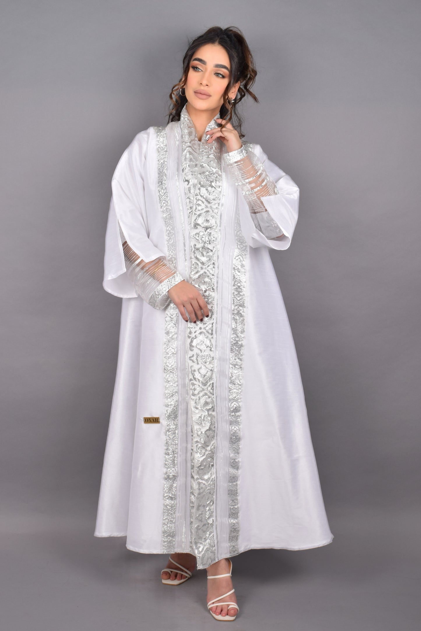 Detailed White Abaya