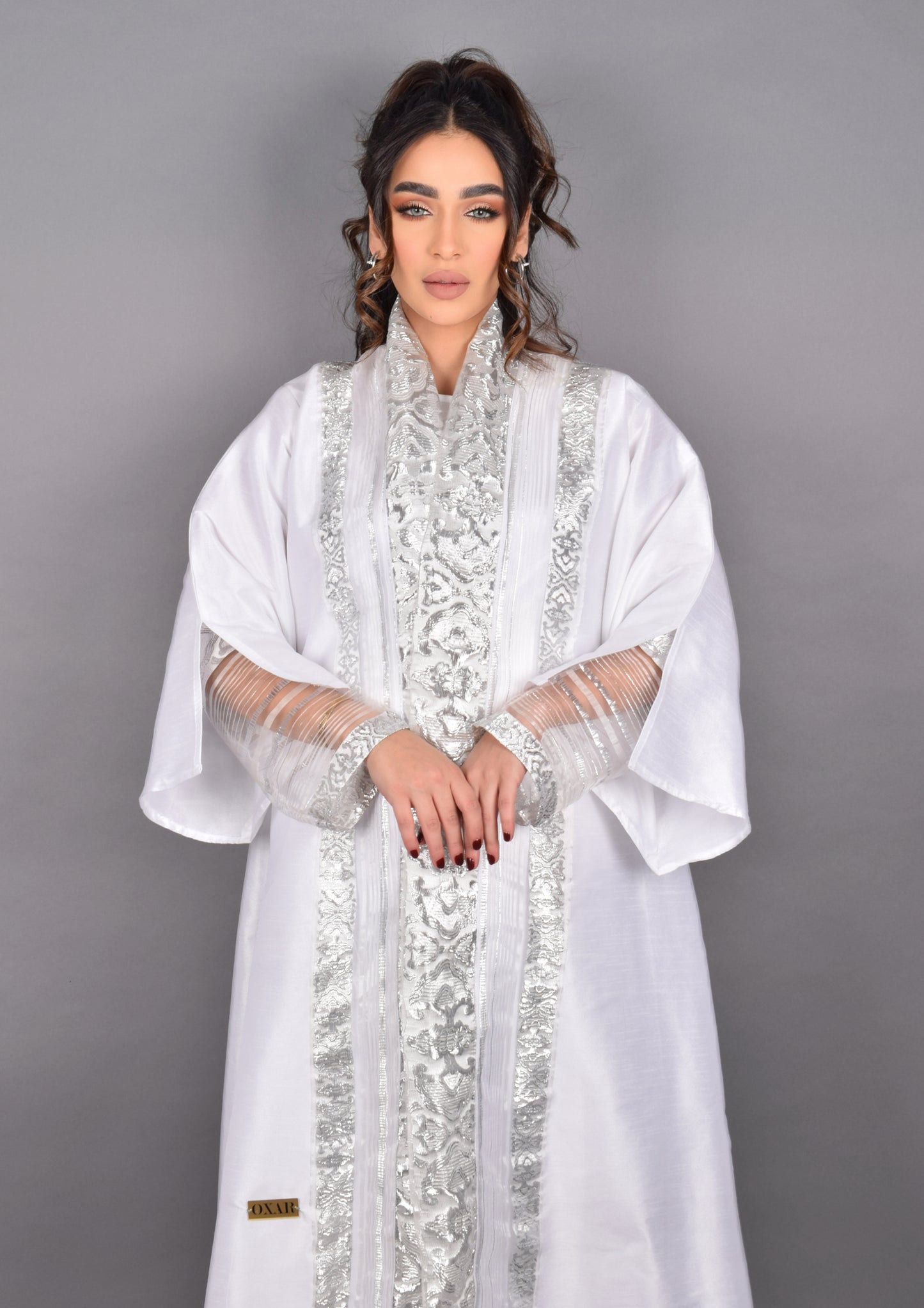 Detailed White Abaya